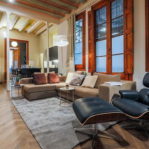 Avinyó- New Listing -Spacious Loft in the Gothic Quarter!